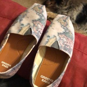 Groove Bags world Shoes